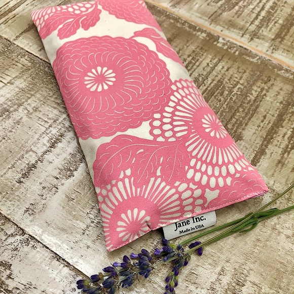 BRand NEW PINK MUM Organic JANE, Inc. Eye Pillow!! - Picture 2 of 5